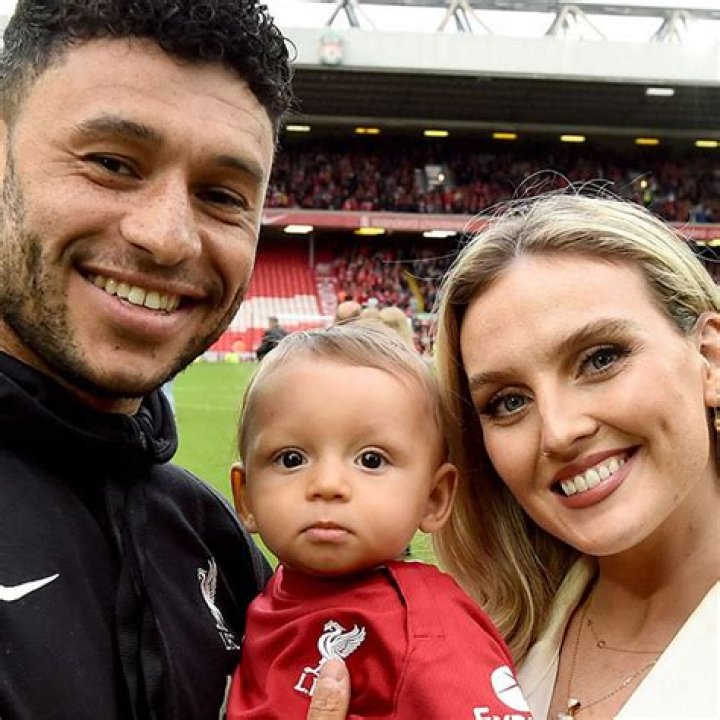 Alex Oxlade-Chamberlain Bio, Age, Parents, Girlfriend and Net Worth