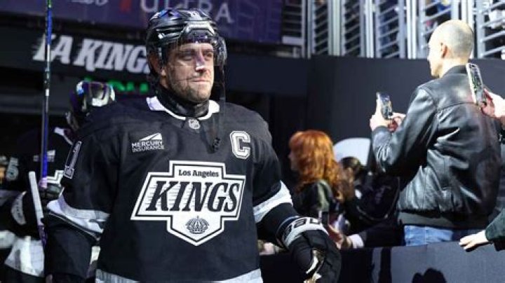 Anže Kopitar Contract, Salary, Height, Age, House, Jersey