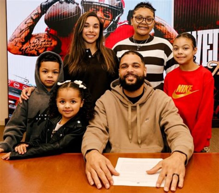 Ashli Evans: Mike Evans Wife, Age, Daughter, Instagram, Biography and Wiki