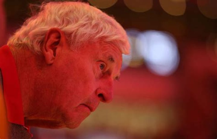 Bob Knight’s Age, Wikipedia, Biography, Children, Salary, Net Worth, Parents.