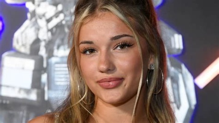 Breckie Hill Bio, Wiki, Age, Family, Boyfriend, TikTok, and Net Worth