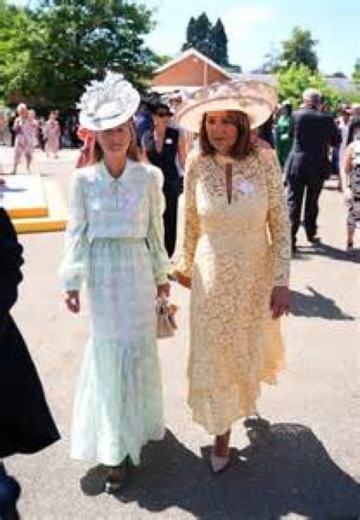 Carole Middleton Wedding Photo And Dress: Alizée Thevenet Wore The Gown On Her Special Day