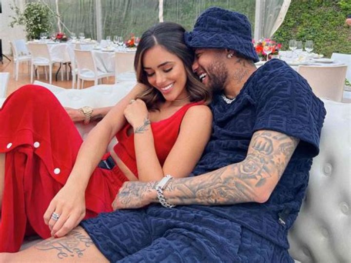 Carolina Dantas (Neymar’s Ex-Girlfriend) Bio, Vinicius Martinez, and Age
