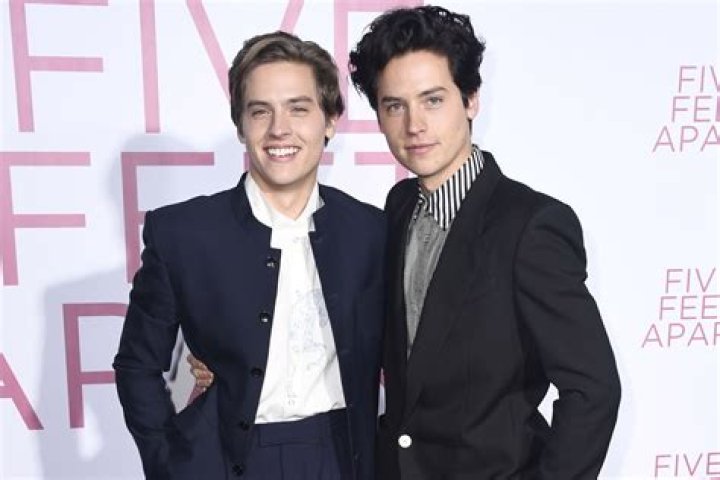 Cole Sprouse (Actor) Wiki, Bio, Age Height, Weight, Girlfriend, Net Worth, Career, Family, Facts