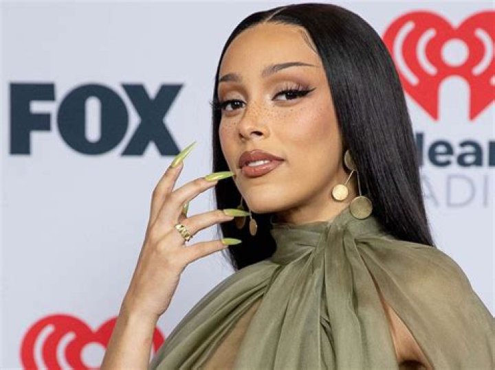 Doja Cat Songs, Height, Real Name, Ethnicity, Age