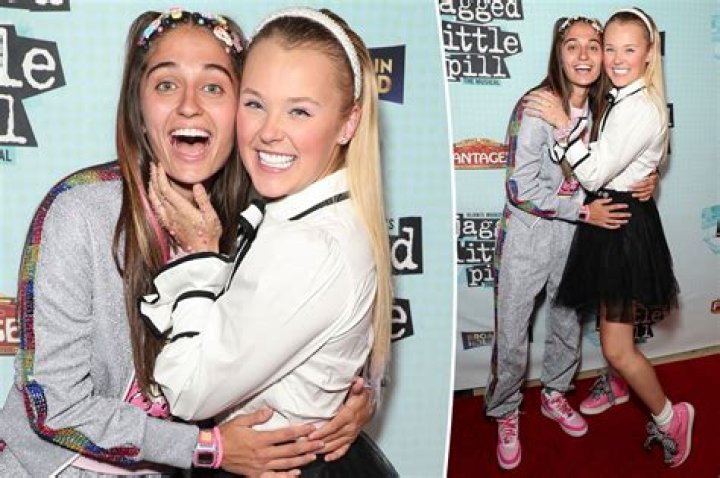 Fact Check: Is Michelle Dee Lesbian: Does She Have Girlfriend Or Boyfriend?