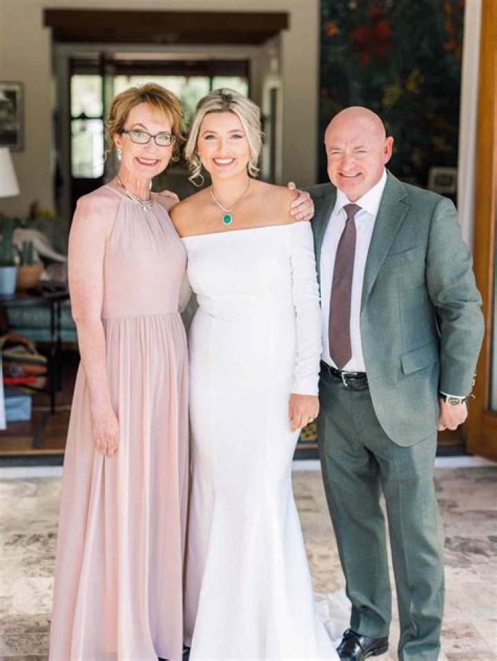 Gabby Giffords Parents: Meet Spencer J. Giffords, Gloria Fraser Giffords