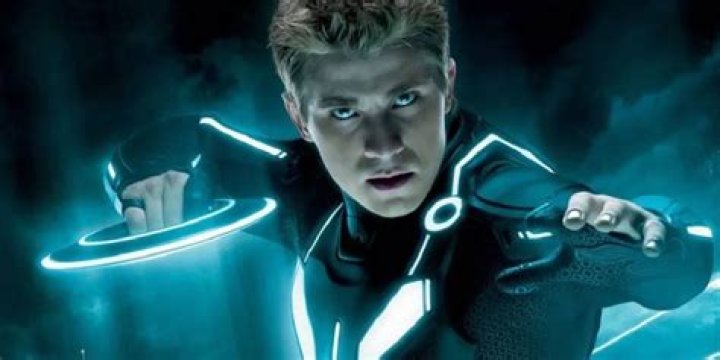 Garrett Hedlund Biography, Movies, Emma Roberts, Height, Net Worth, Songs and Age