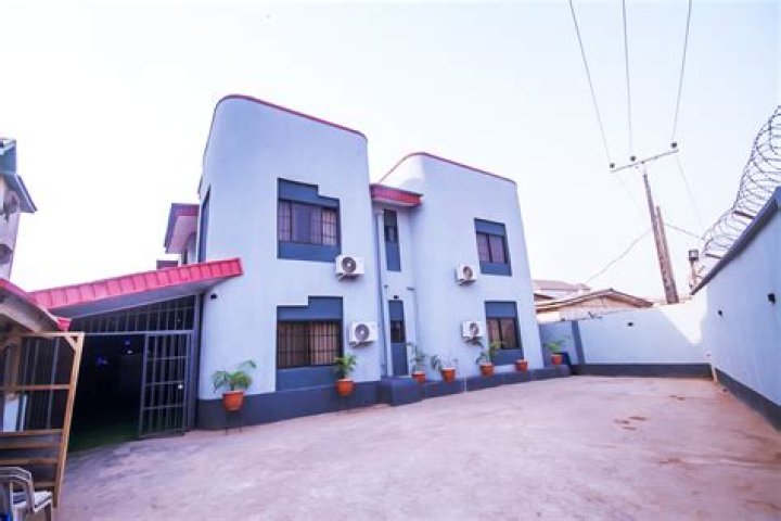 Hakod Hotel, Iju Ishaga