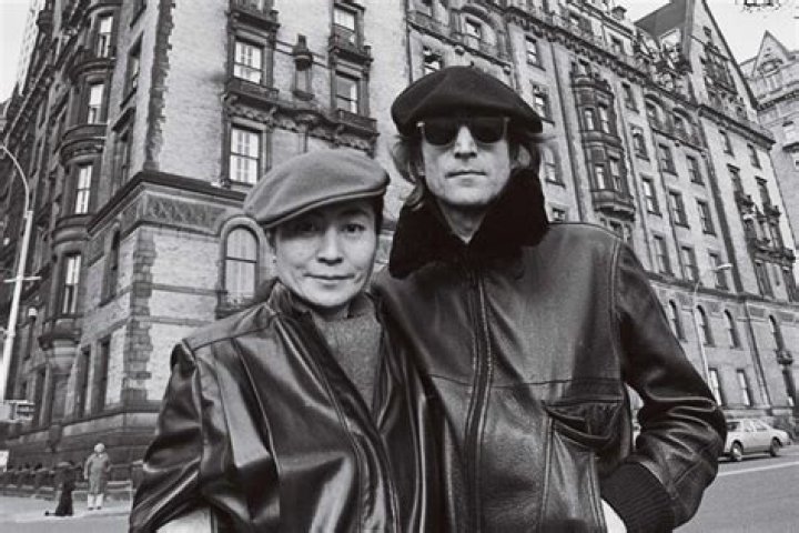 How old was Yoko Ono when she met John Lennon? How long were John Lennon and Yoko Ono together?