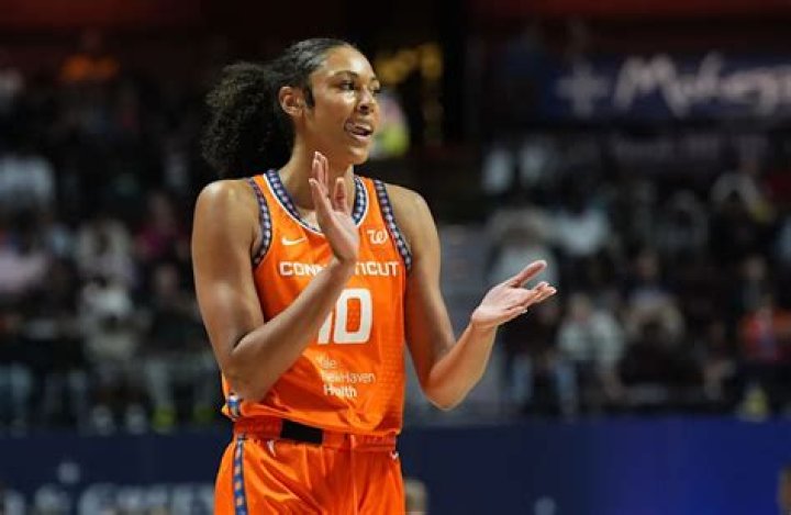 How Tall Is Olivia Nelson-Ododa? Measurement Details Of the UConn Huskies Player