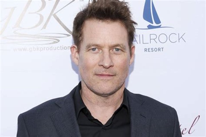 James Tupper (Actor) Wiki, Bio, Age, Height, Weight, Net Worth, Wife, Facts