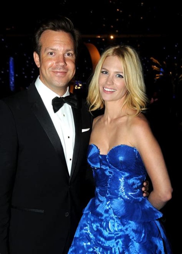 January Jones: Boyfriend, net worth, tattoos, smoking & body measurements