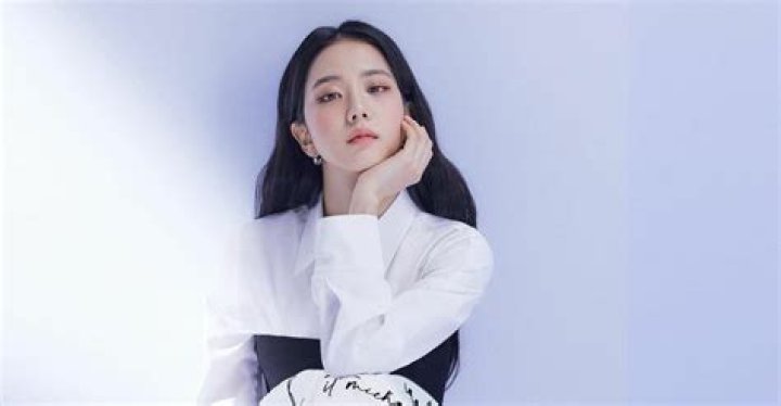 Jisoo Kim- Age, Height, Boyfriend, Net Worth, Ethnicity