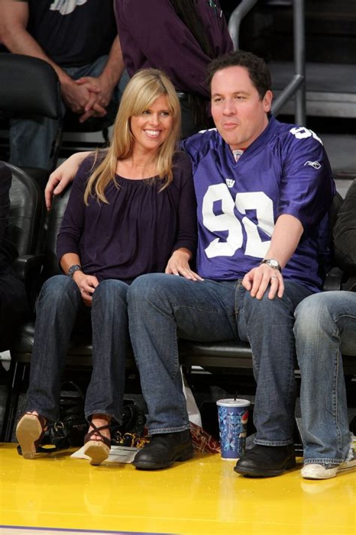 Jon Favreau: Wife, net worth, tattoos, smoking & body facts