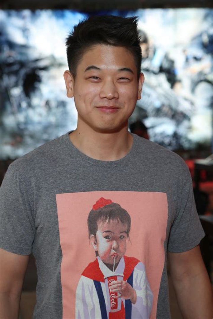 Ki Hong Lee net worth, age, height, wife, girlfriend, kids, biography, wiki