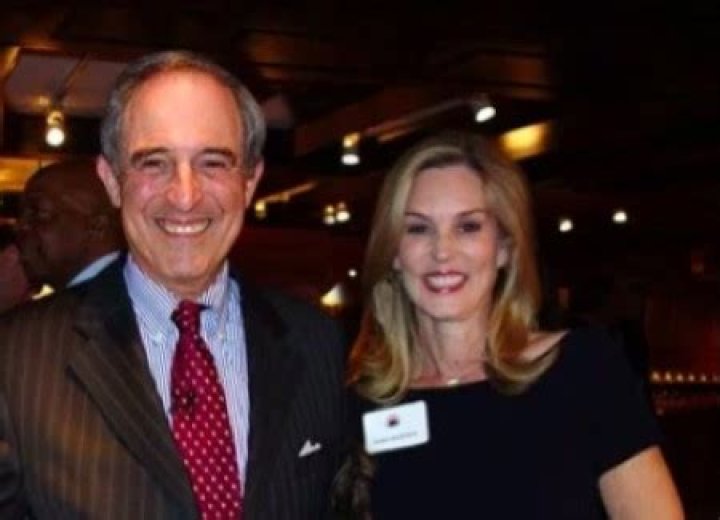 Lanny Davis: Wife, net worth, tattoos, smoking & body facts