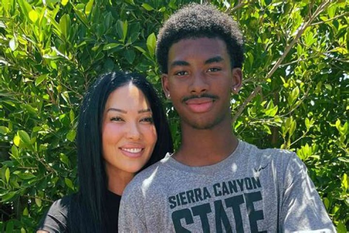 Lindsey Simmons Husband, Age, Wiki, Biography, Net Worth, Family, Education