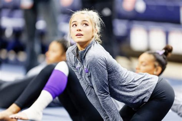 Sarah Finnegan Bio, Age, Sister, Engaged, Gymnastics and Net Worth