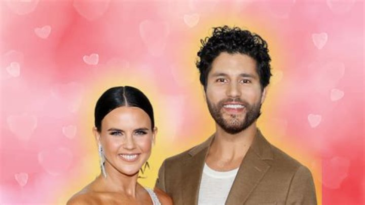 Shay Mooney Bio, Wiki, Age, Height, Wife, Dan + Shay, Wedding, Songs, Net Worth