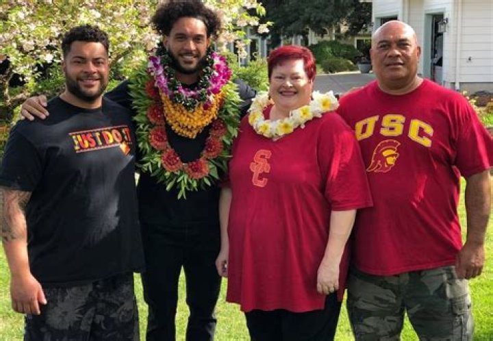 Talanoa Hufanga Biography , Age, Parents, Salary, Girlfriend Instagram