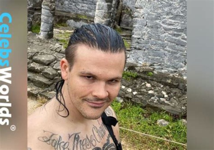 Travis Bacon (Singer) Age, Biography, Wiki, Height, Weight, Girlfriend, Net Worth, Born, Career