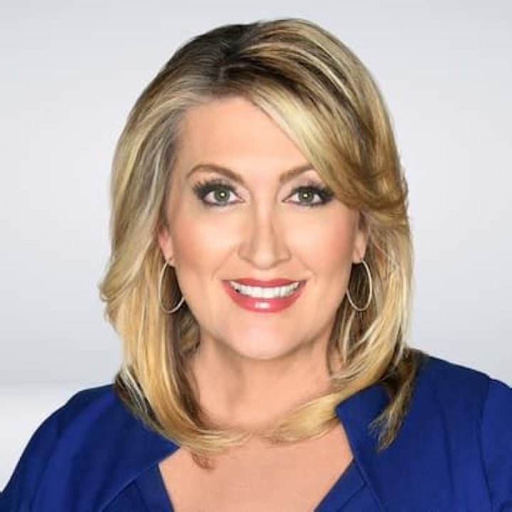 Wendy Burch Bio, Wiki, Age, Height, KTLA, Husband, Fiance, Son, Baby, Salary and Net Worth