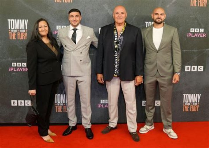 Who Are Tommy Fury Parents? Meet Him On Instagram