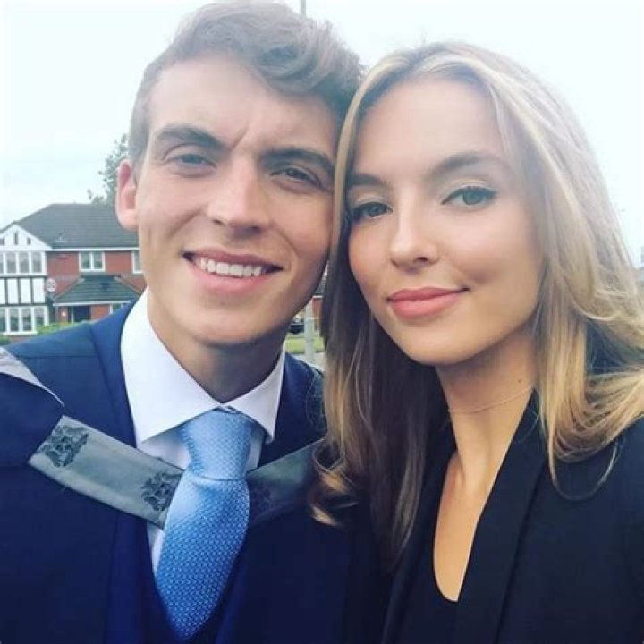 Who Is Charlie Comer? Jodie Comer Brother – Age Wikipedia – Wife Instagram