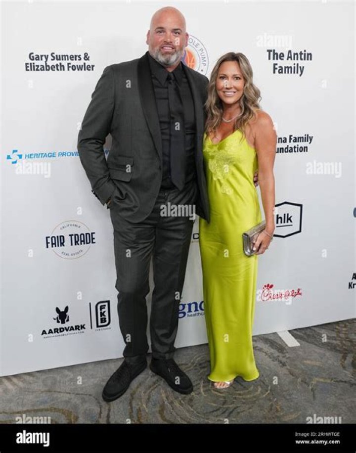 Who Is Melissa Whitworth? Andrew Whitworth Wife -Everything On His Family And More
