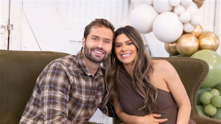 Who Is Mollique Johnson on Bachelorette? Age Wikipedia and Instagram