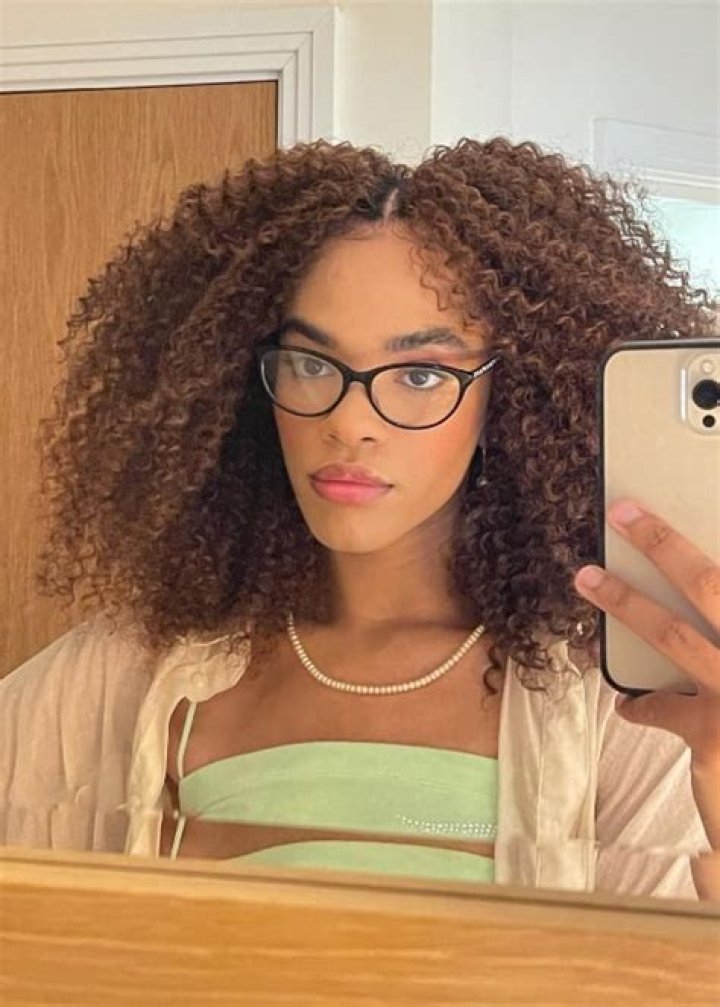 Yasmin Finney Bio, Net Worth, Age, Family, Facts, Wiki, Heartstopper